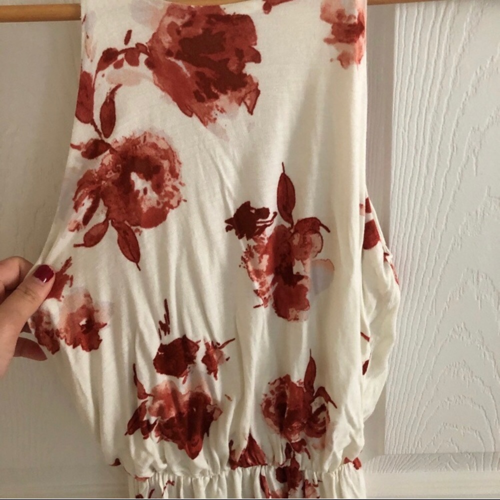 LUSH FLORAL DRESS - Picture 2 of 3